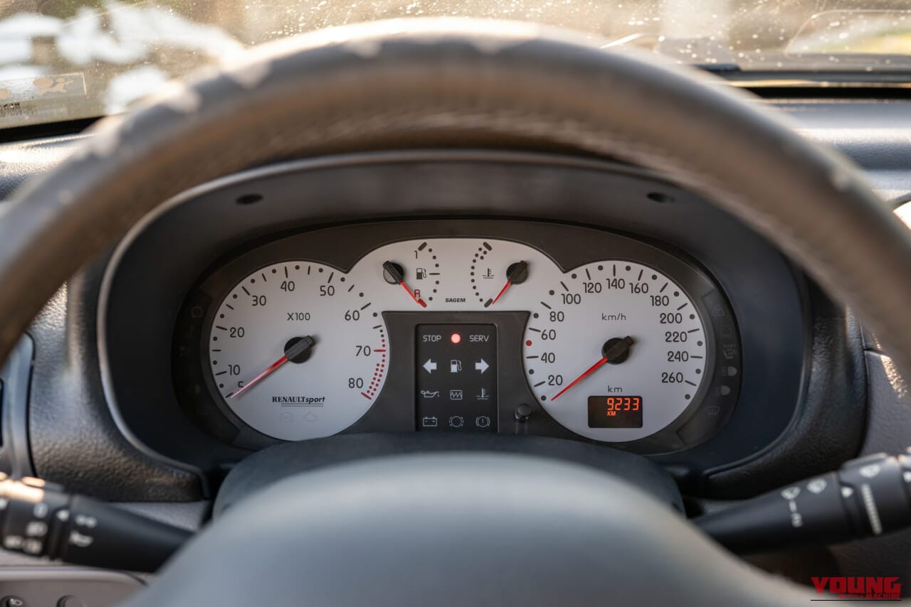 ルノー｜クリオV6スポール｜大衆車をV6ミッドシップ化?! 日本では同じ名前で売れなかった「クリオ」に見るルノーの魂