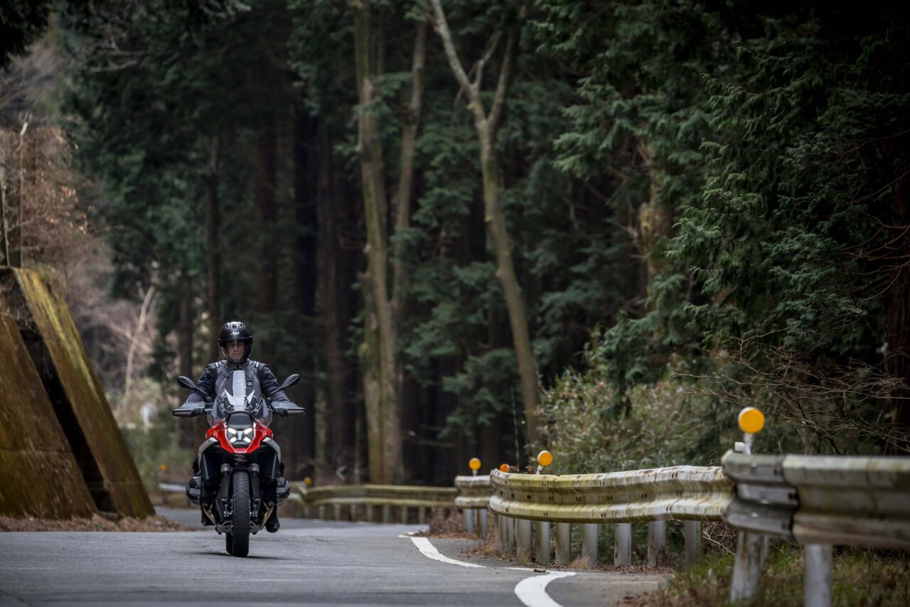 ミシュラン｜アナキーアドベンチャー2｜オンロードで快適だけどオフ系に似合う！ 静粛性が向上したミシュラン「アナキーアドベンチャー2」試乗インプレッション