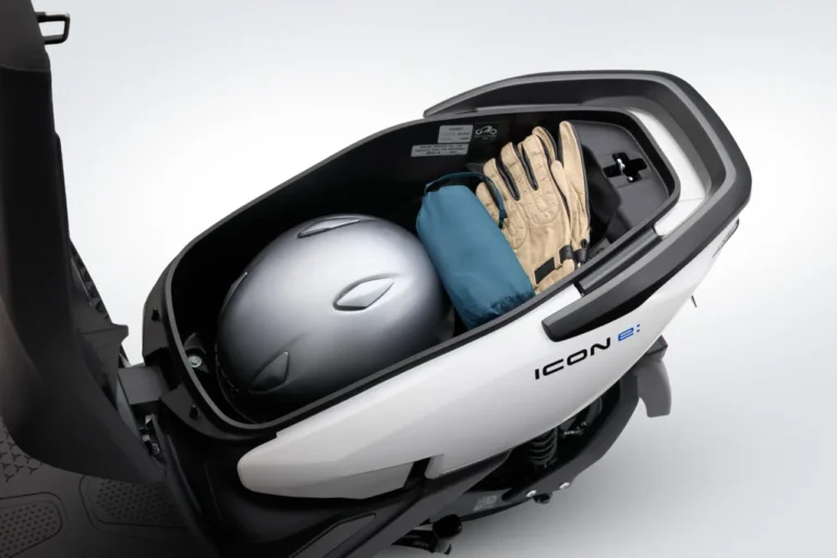 HONDA ICON e:｜【22万円の衝撃】ホンダ新型EV「ICON e:」が凄すぎる! メットイン完備＆プラグイン充電対応で、もうガソリン車に戻れない？