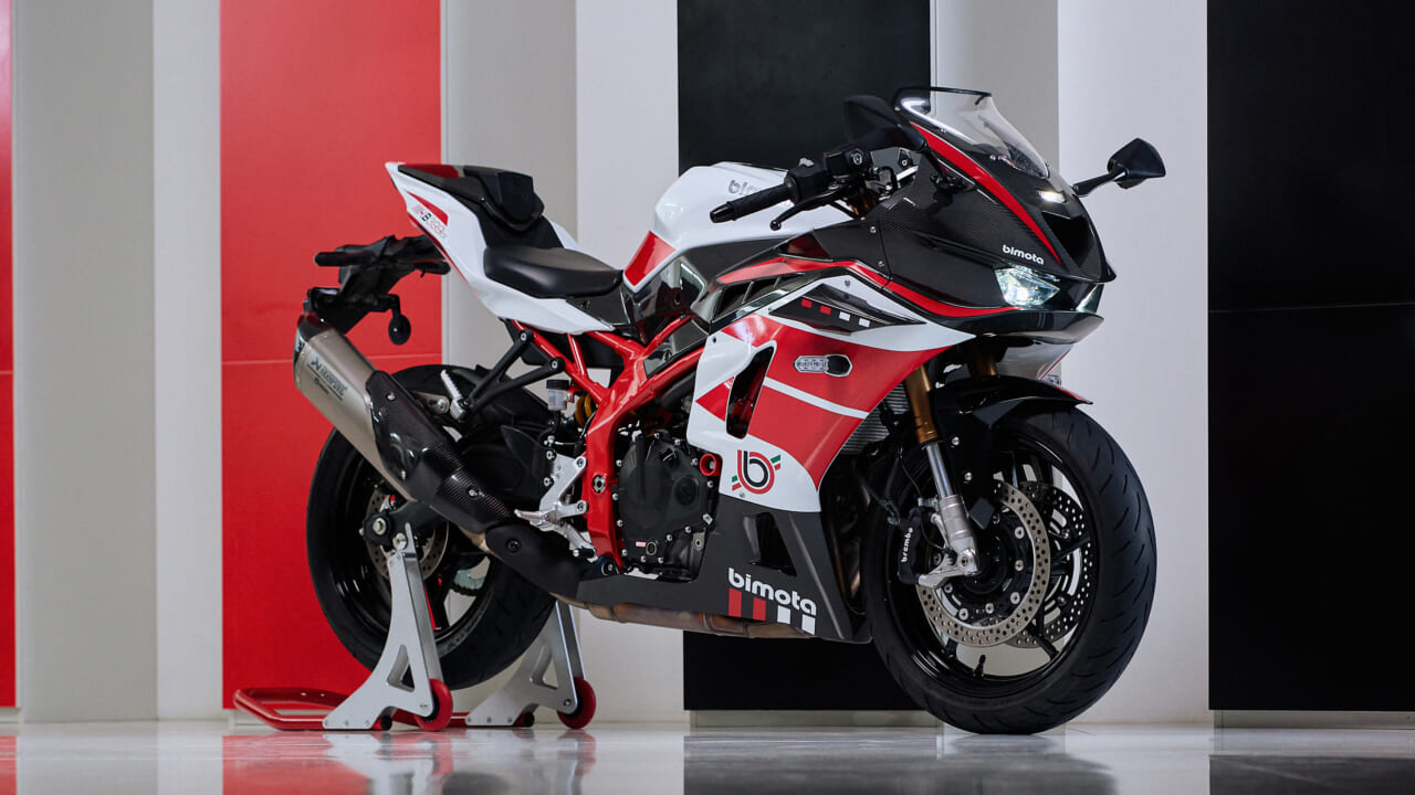 ｜ビモータ初の400ccスーパースポーツ「KB399」。2027年春に国内導入へ【ZX-4RRの4気筒がイタリアの至宝に】