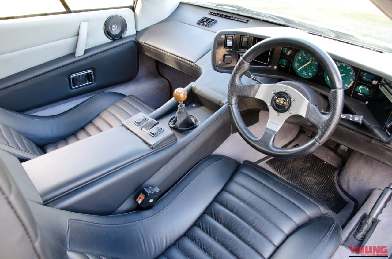 |「潜水艦に変身?!」V8まで進化したけど、やっぱり初代に神髄あり……ロータス・エスプリの右ハンドルは超レア