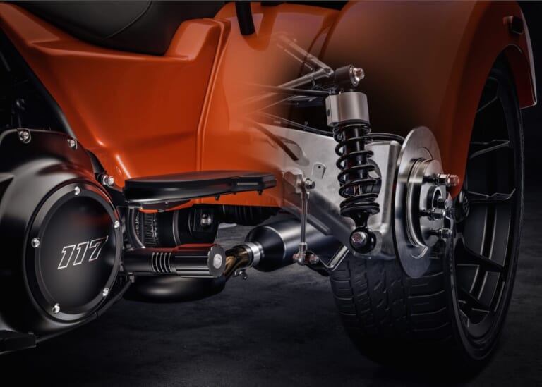 新設計のリアサスペンション｜四輪免許で乗れるトライクはハーレーの世界をより広げる! フル刷新で新登場!!【東京モーターサイクルショー】