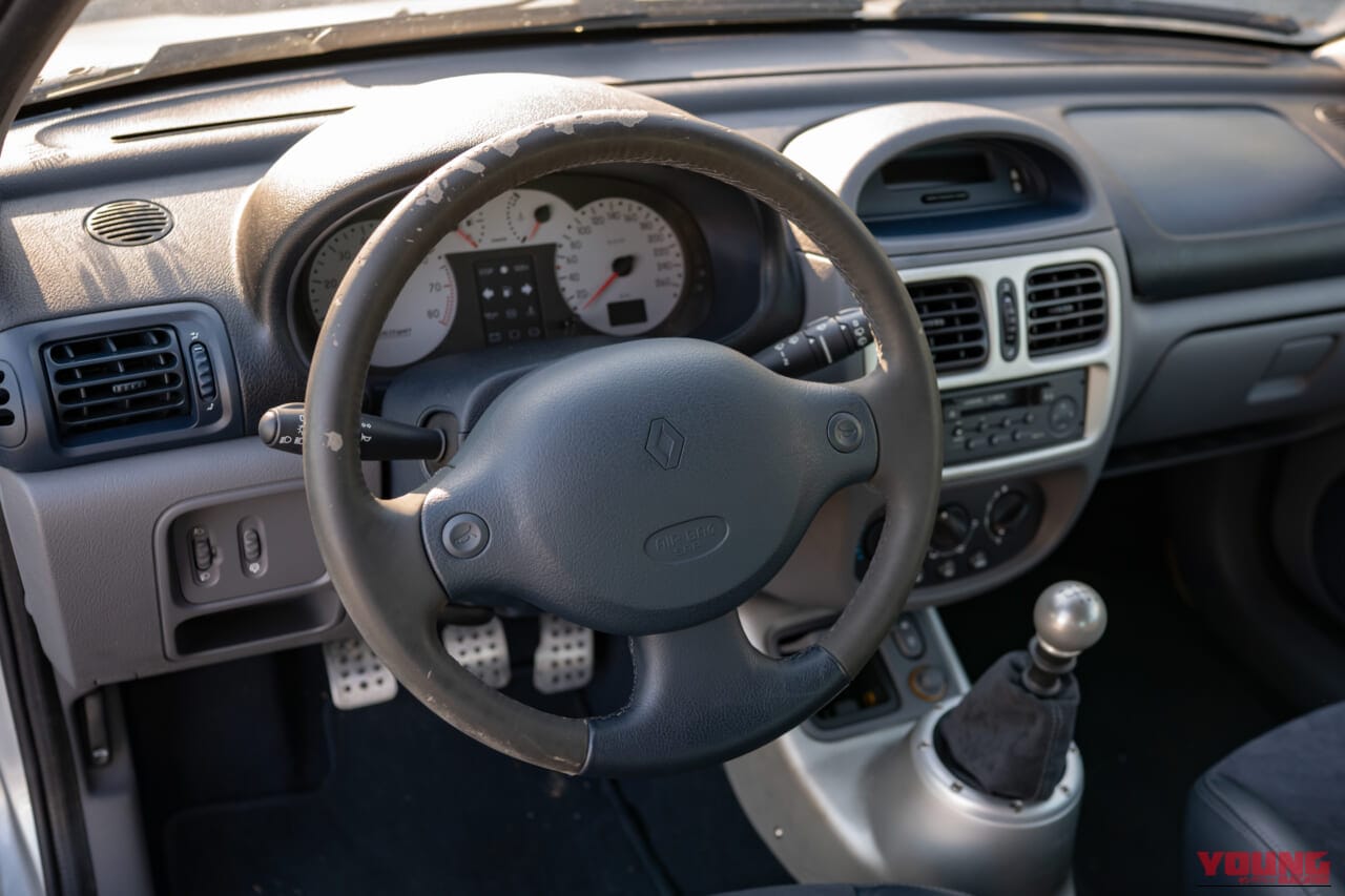 ルノー|クリオV6スポール|大衆車をV6ミッドシップ化?! 日本では同じ名前で売れなかった「クリオ」に見るルノーの魂