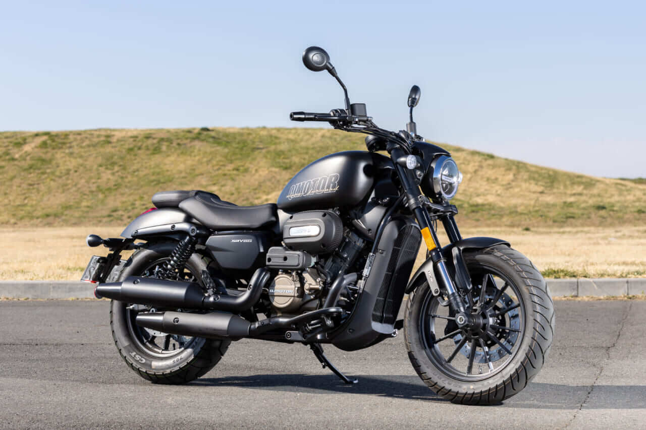 QJMOTOR｜SRV250A｜【東京モーターサイクルショー事前情報】初上陸の衝撃再び! 400直4にオートマクルーザー、まさかの原2アドベンなどQJMOTORがモーターサイクルショーの主役をかっさらう!!