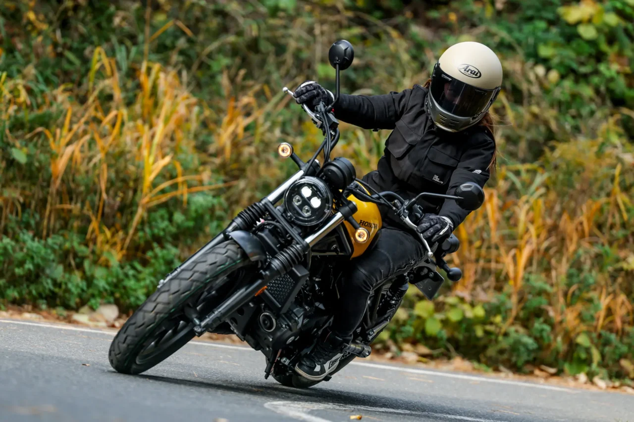 HONDA CL250｜「絶対にエンストしない」安心感。プロがCL250 E-Clutch仕様を“選ぶべき”と断言する理由とは?