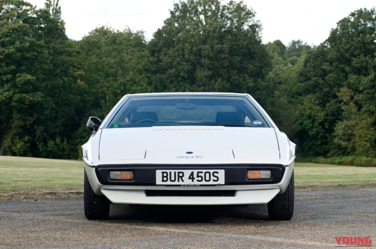 |「潜水艦に変身?!」V8まで進化したけど、やっぱり初代に神髄あり……ロータス・エスプリの右ハンドルは超レア