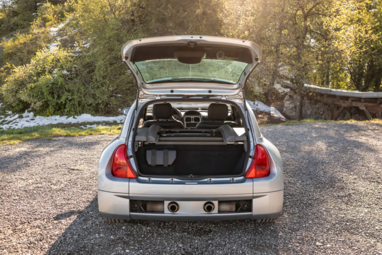 ルノー｜クリオV6スポール｜大衆車をV6ミッドシップ化?! 日本では同じ名前で売れなかった「クリオ」に見るルノーの魂