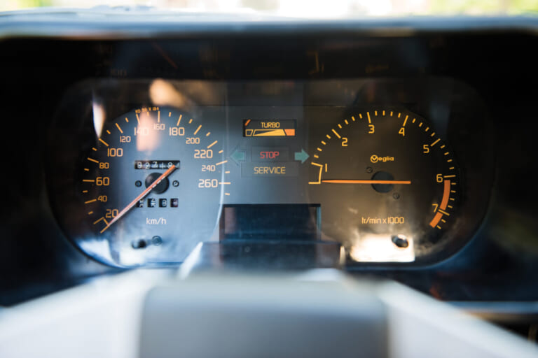 アルピーヌV6ターボ｜「えっ、ポルシェじゃないのに？」「意外とお買い得」フランス製のデカ尻RRスポーツカー・アルピーヌV6ターボ