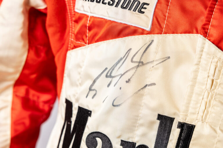 F1レーシングスーツの資産価値とは？マンセル、シューマッハの実使用品オークション相場を解説