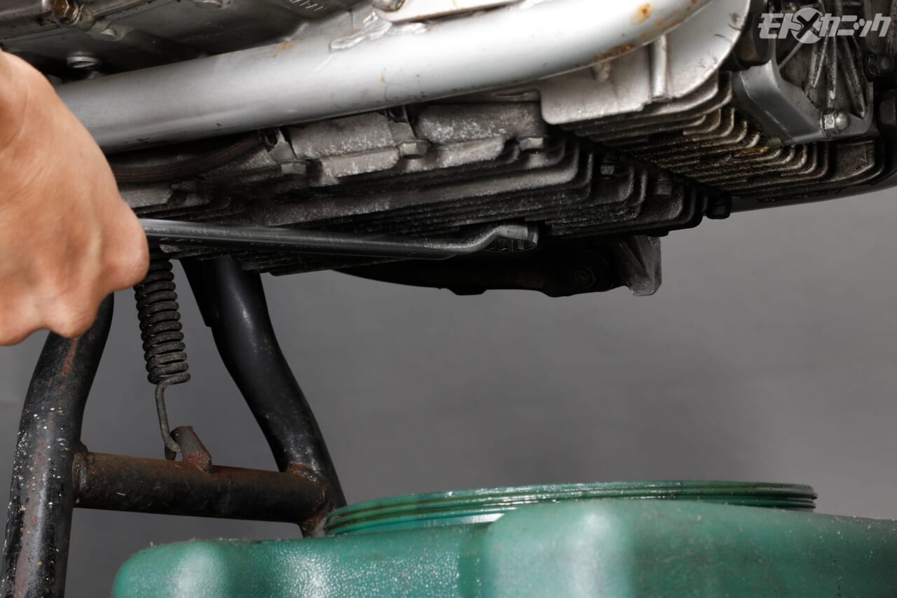 ｜【GSX1100Sカタナのオイル交換】長期放置エンジンの始動前には交換しておきたいエンジンオイル