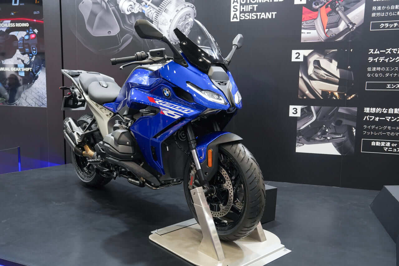 BMWの目玉は「ASA」搭載車。最新R1300シリーズに、「クラッチレバー」レスモデルが続々登場!伝統を受け継ぐ「G/S」系にも期待作アリ【東京モーターサイクルショー2026】