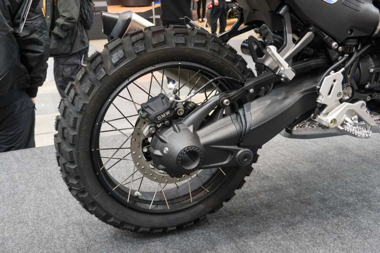 |BMWの目玉は「ASA」搭載車。最新R1300シリーズに、「クラッチレバー」レスモデルが続々登場!伝統を受け継ぐ「G/S」系の展示も【東京モーターサイクルショー2026】