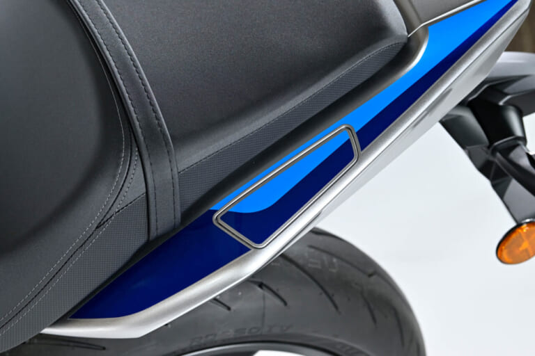 ホンダ|CB400スーパーフォア Eクラッチ コンセプト|【世界初公開】ホンダ新型「CB400スーパーフォア Eクラッチ “コンセプト”」大阪モーターサイクルショーで実車公開