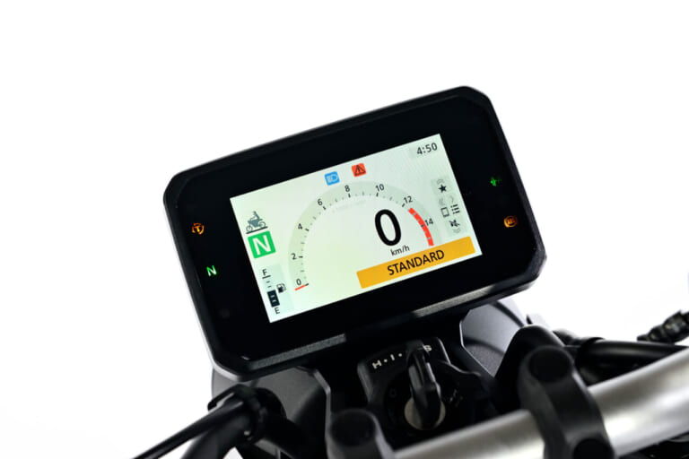 ホンダ|CB400スーパーフォア Eクラッチ コンセプト|【世界初公開】ホンダ新型「CB400スーパーフォア Eクラッチ “コンセプト”」大阪モーターサイクルショーで実車公開