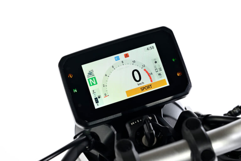 ホンダ|CB400スーパーフォア Eクラッチ コンセプト|【世界初公開】ホンダ新型「CB400スーパーフォア Eクラッチ “コンセプト”」大阪モーターサイクルショーで実車公開