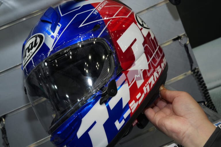 アライ新製品「X-SNC」は、軽量さと進化した帽体構造が見どころ。ストリートを意識したハイエンドモデル【東京モーターサイクルショー2026】