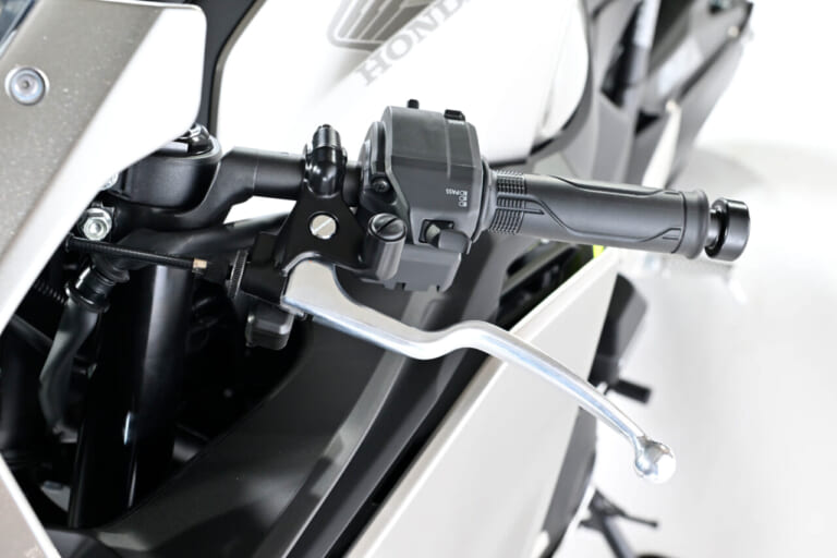 ホンダ｜CBR400R FOUR E-Clutch Concept｜ホンダの4気筒400ccフルカウルスポーツが30年ぶりに復活へ!! 新型「CBR400R FOUR」がコンセプトモデルとしてついに大阪MCショーでアンベール