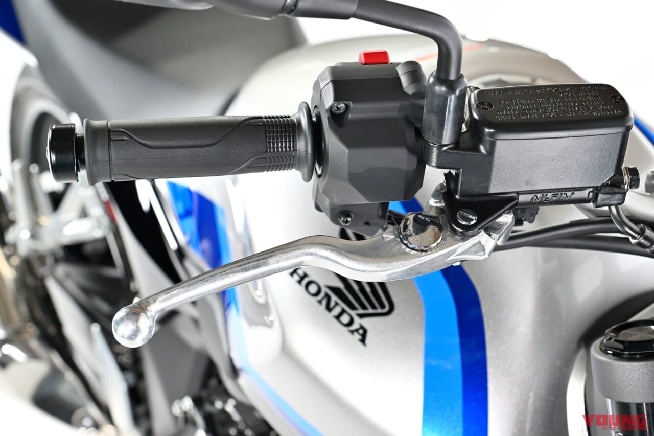｜【世界初公開】ホンダ新型「CB400スーパーフォア Eクラッチ “コンセプト”」大阪モーターサイクルショーで実車公開