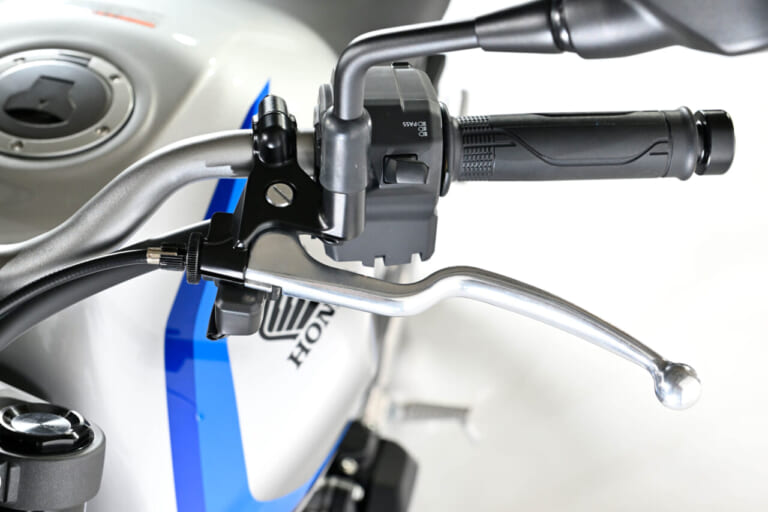 ホンダ|CB400スーパーフォア Eクラッチ コンセプト|【世界初公開】ホンダ新型「CB400スーパーフォア Eクラッチ “コンセプト”」大阪モーターサイクルショーで実車公開