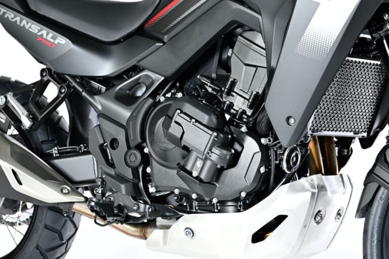 ホンダ|XL750トランザルプ Eクラッチ|2026年モデル|Eクラッチ仕様が新登場! 電スロと組み合わせてアドベンチャーがより快適に。ホンダ「XL750トランザルプ E-Clutch」4月23日発売