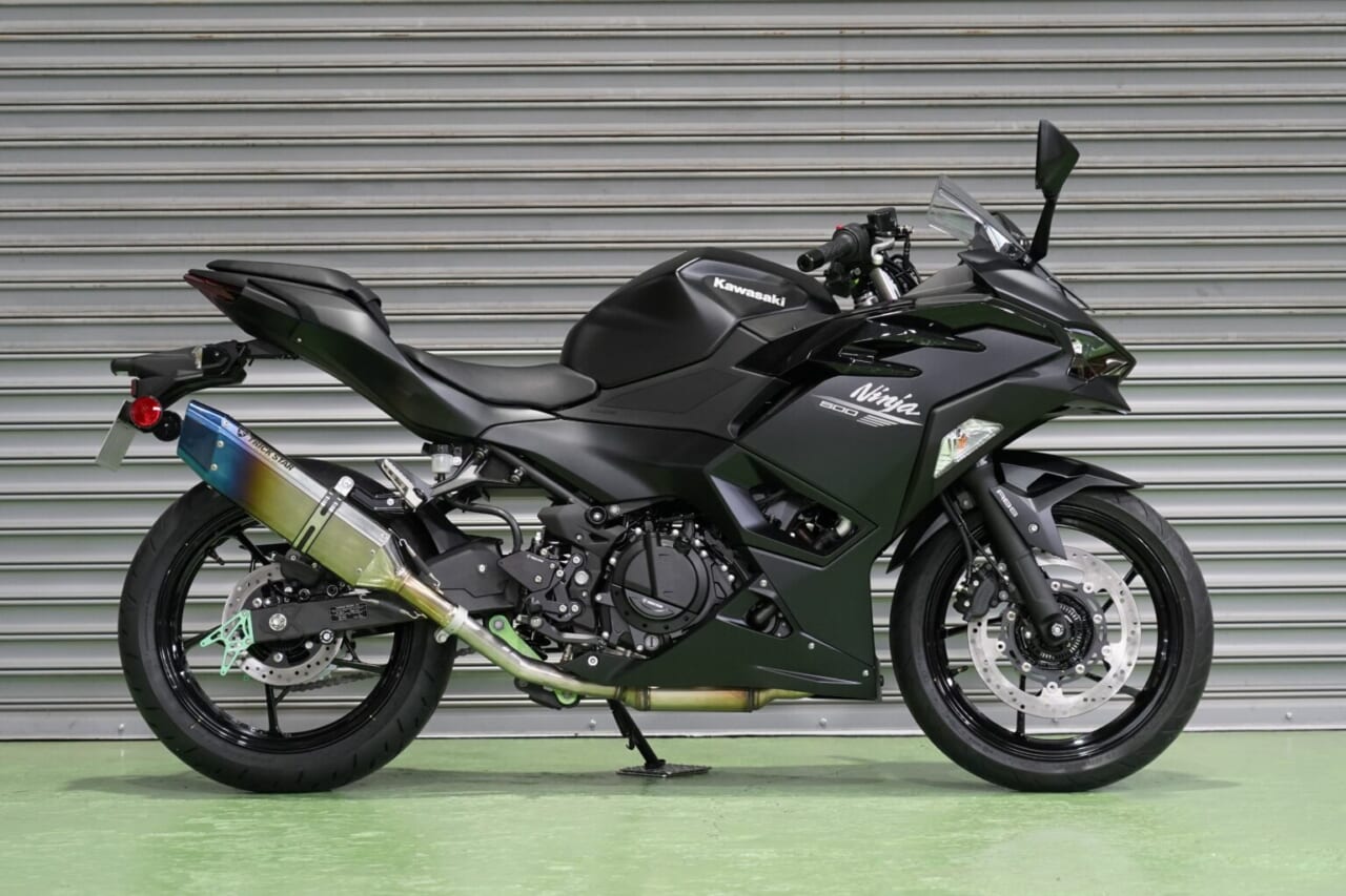 TRICK STARがNinja500を速攻ロックオン! 守りと走りを固める専用パーツ群が早くも適合確認