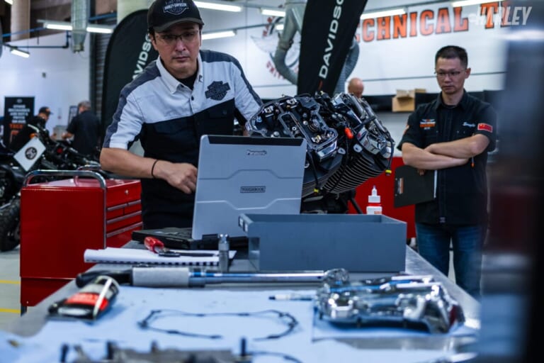 インターナショナル・テクニシャン・オブ・ザ・イヤー・アワード|ハーレーダビッドソン公認“日本一のディーラーメカニック”が世界一に挑戦! 技術向上でより良いサービス&製品化へ!!