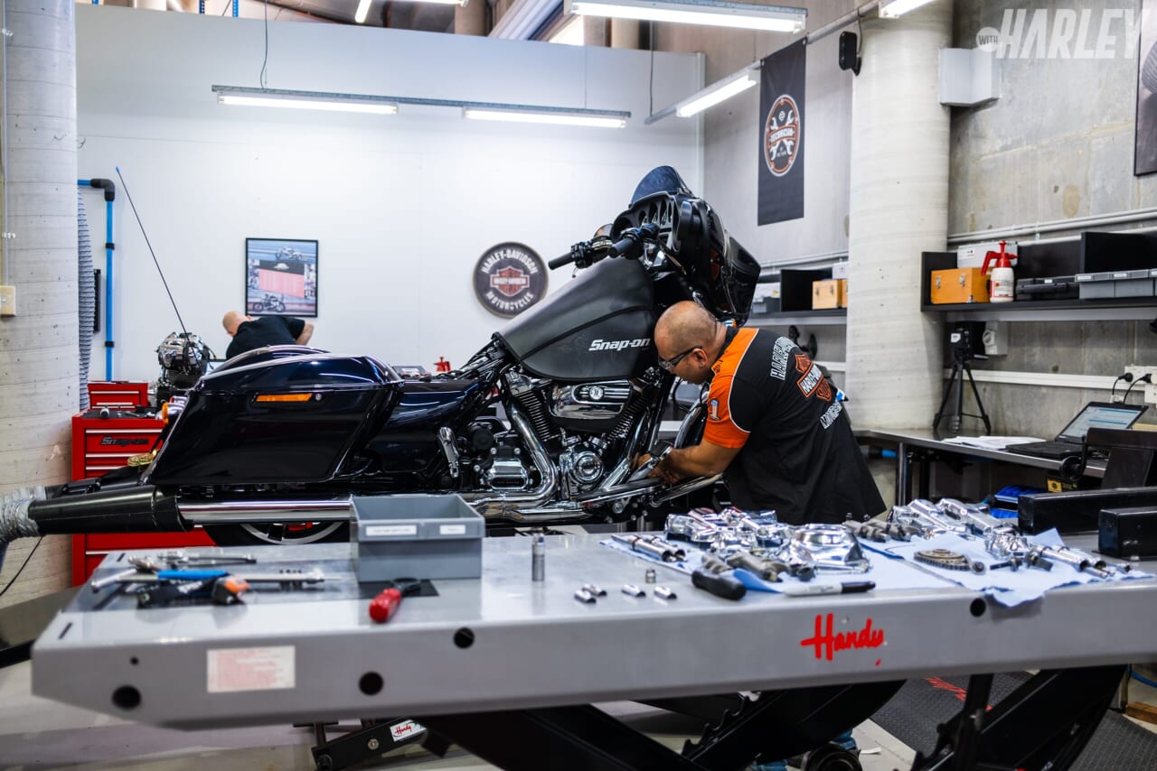 インターナショナル・テクニシャン・オブ・ザ・イヤー・アワード｜ハーレーダビッドソン公認“日本一のディーラーメカニック”が世界一に挑戦! 技術向上でより良いサービス＆製品化へ!!