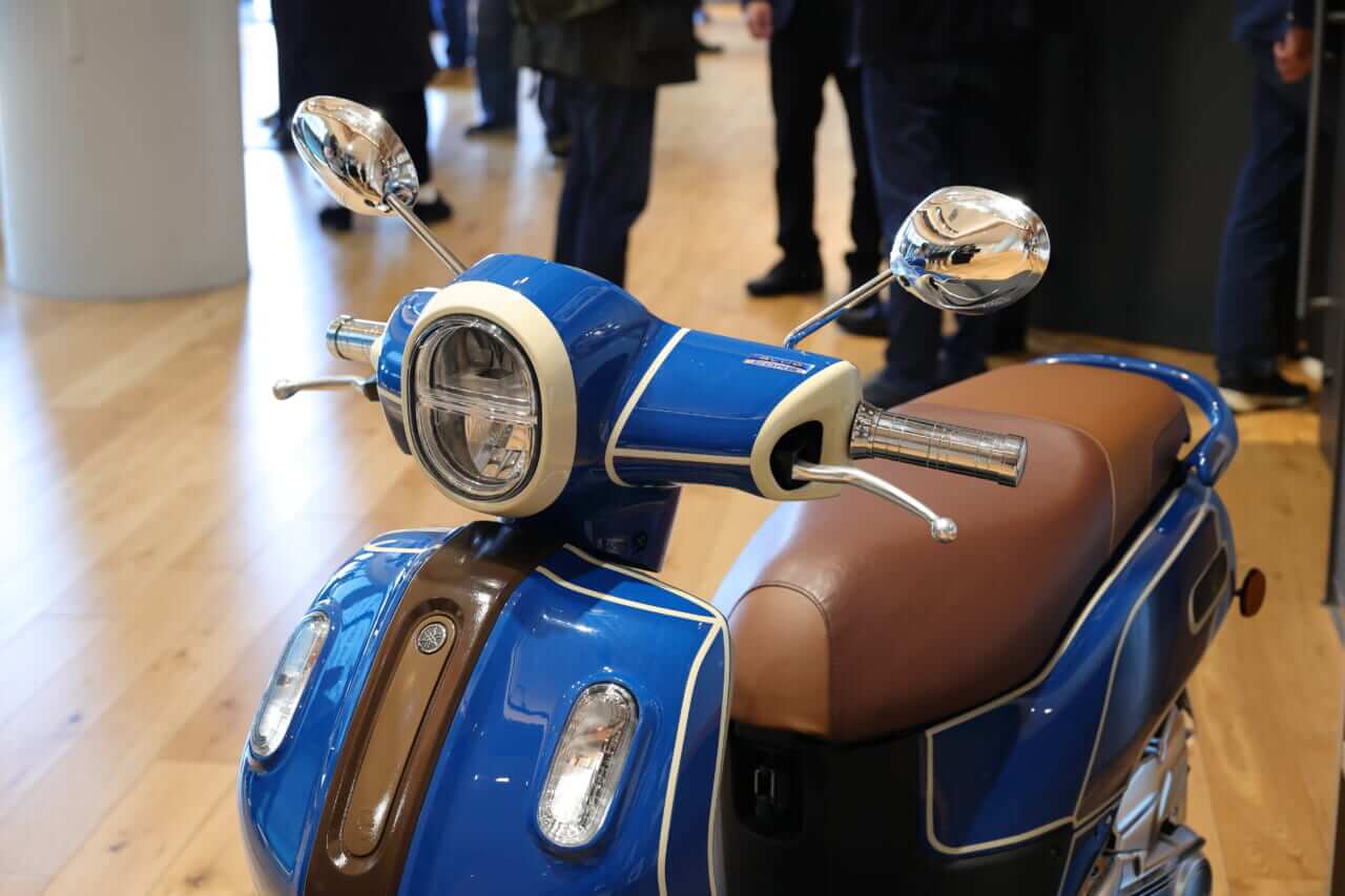 ｜“パワーアシスト”で発進加速を強化！ ヤマハが原付二種のレトロスクーター「FAZZIO」を正式発表