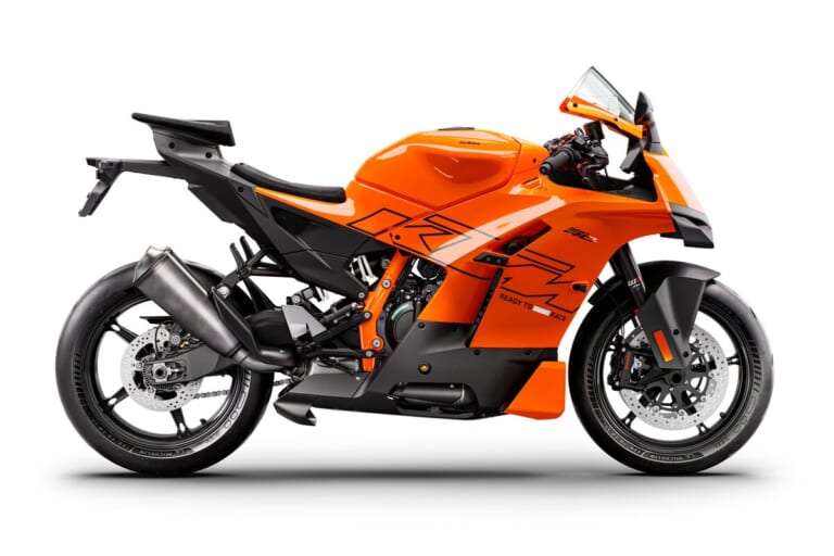 KTM 990 RC R|MotoGPの血統を日常で味わう快感。KTM新型「990 RC R」2026年モデルが登場