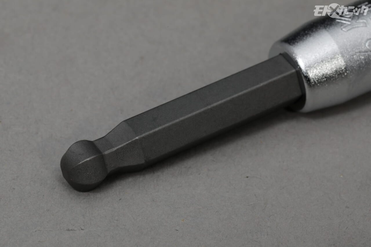 ｜［届かないを解決する工具］ちょっと逃げれば窮状を脱出できることもある。コーケンは曲がる、首振り工具が充実