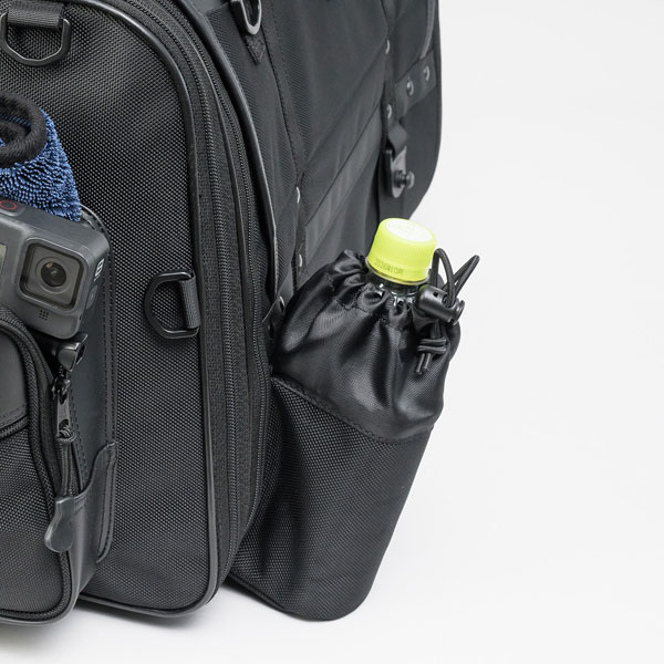 キャンピングシートバッグXL｜冒頭からブチ抜く完成度！ 名作「MOTO FIZZ キャンピングシートバッグＸL」が”最強”の鎧を纏って転生