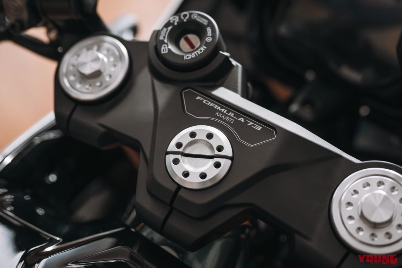 DUCATI Formula 73|銀とアクアグリーンの魔力に抗えるか。削り出しパーツと専用マフラーをまとった世界限定873台の走る芸術品がついに降臨【ドゥカティ(DUCATI) Formula 73】