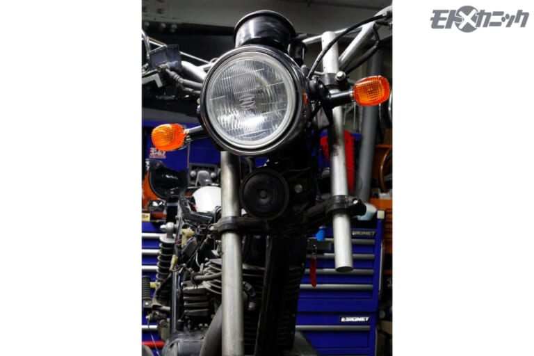 250TR|フロントフォーク|インナーチューブ|インナーチューブのぶつぶつサビ。軽度な点サビなら復活可能!