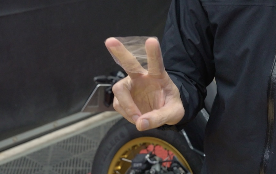 Surlusterネンドクリーナー｜究極のボディメイク術 新車のようなツルツル感が甦る「ネンドクリーナー」の使い方