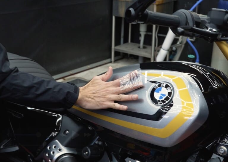 Surlusterネンドクリーナー｜究極のボディメイク術 新車のようなツルツル感が甦る「ネンドクリーナー」の使い方