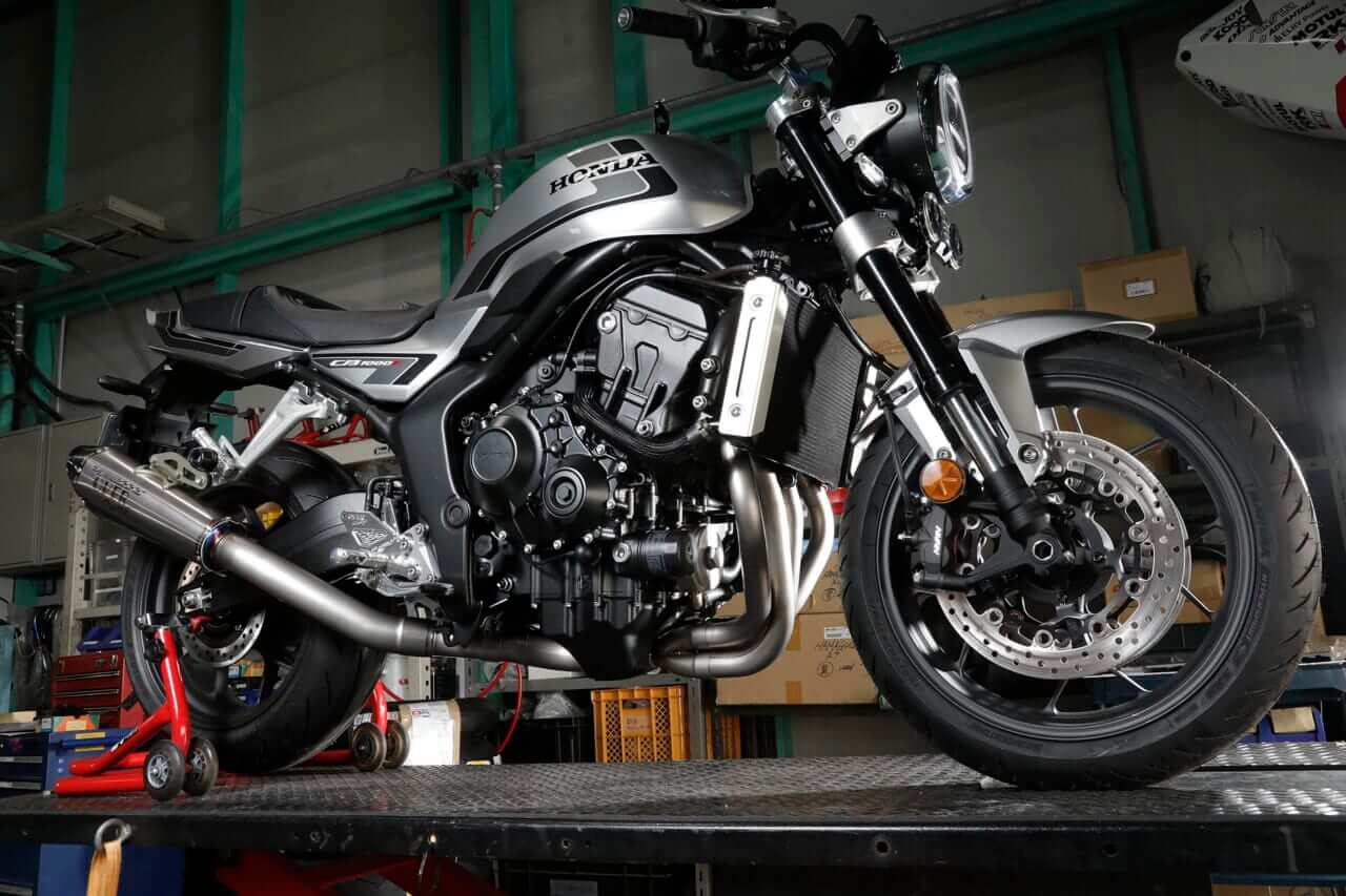 【東京モーターサイクルショーにてその目で確かめよう】OVERのCB1000F用カスタムパーツ開発速報！【西4-13】