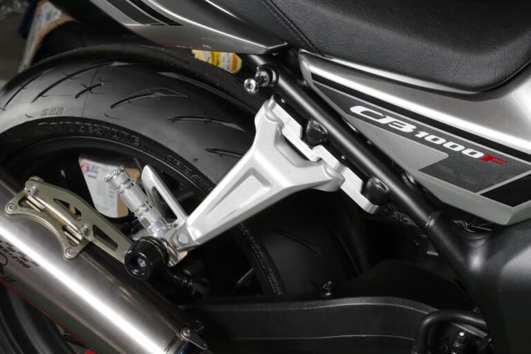 CB1000F｜オーヴァー｜マフラー｜【東京モーターサイクルショーにてその目で確かめよう】OVERのCB1000F用カスタムパーツ開発速報！【西4-13】