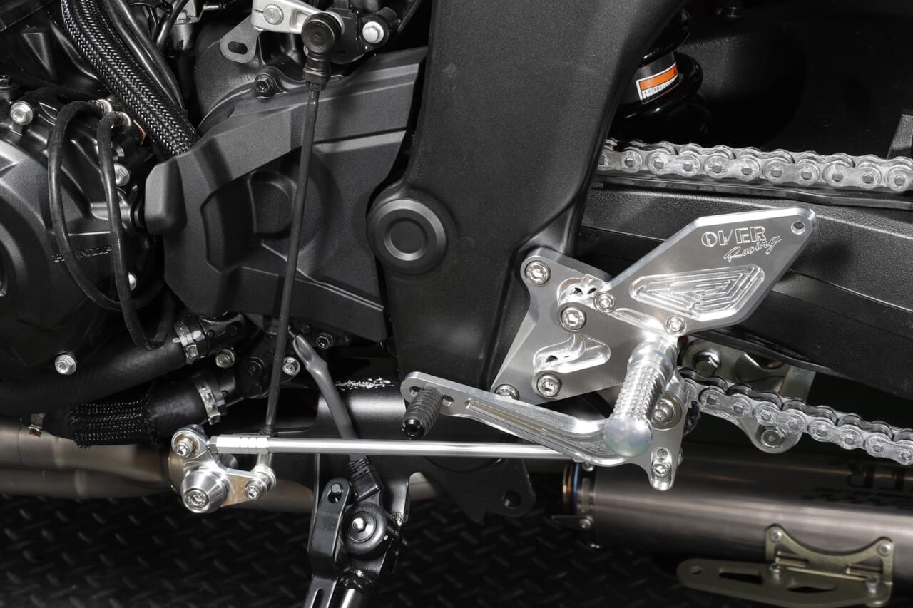 CB1000F｜オーヴァー｜バックステップ｜【東京モーターサイクルショーにてその目で確かめよう】OVERのCB1000F用カスタムパーツ開発速報！【西4-13】