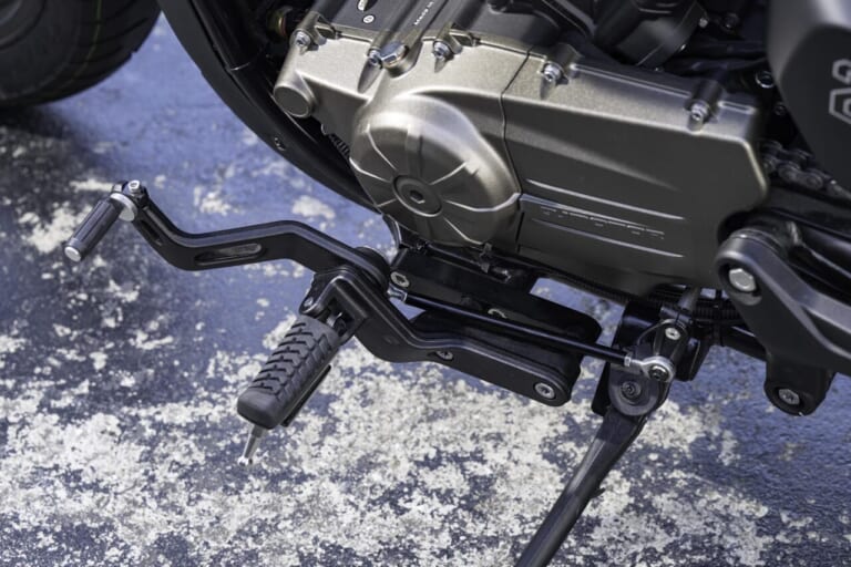 TRIJYA×QJMOTOR｜SRV250Sカスタム｜ステップ｜東京モーターサイクルショーで明かされるその回答とは？QJ MOTORブースにて話題の車種も発表に