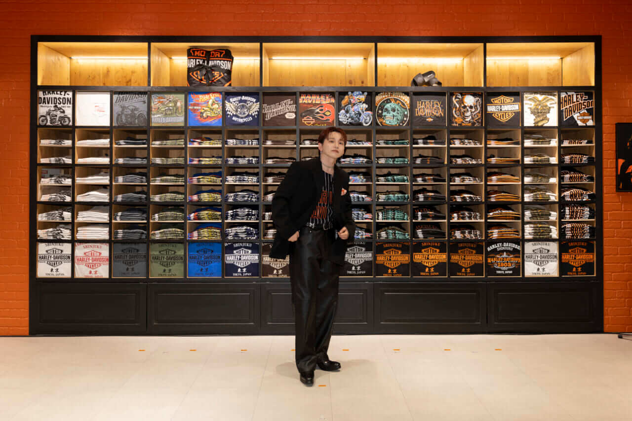 新宿にハーレー新拠点誕生! Da-iCE 花村想太の2L超えブレイクアウト、センス光る超弩級カスタムに驚愕!!