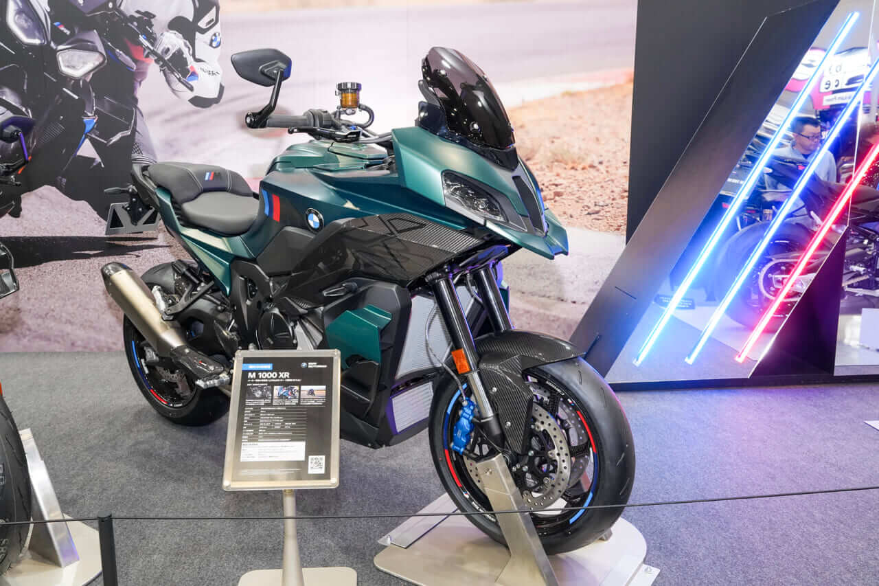|BMWの目玉は「ASA」搭載車。最新R1300シリーズに、「クラッチレバー」レスモデルが続々登場!伝統を受け継ぐ「G/S」系の展示も【東京モーターサイクルショー2026】