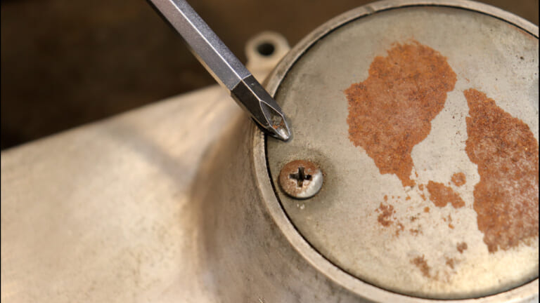 なめる前に試せ! プラスネジを正確に回すための「７対３の黄金ルール」【DIY整備の裏技】｜なめる前に試せ! プラスネジを正確に回すための「7対3の黄金ルール」【DIY整備の裏技】