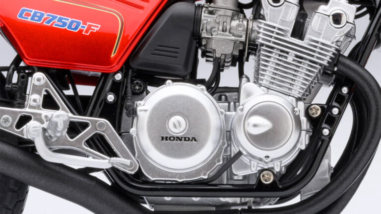 「ウソだろ…コレ実車じゃないの?」「異次元のリアルさ…」伝説のバイク漫画に登場する人気モデルを1/12スケールで再現。Honda CB750F