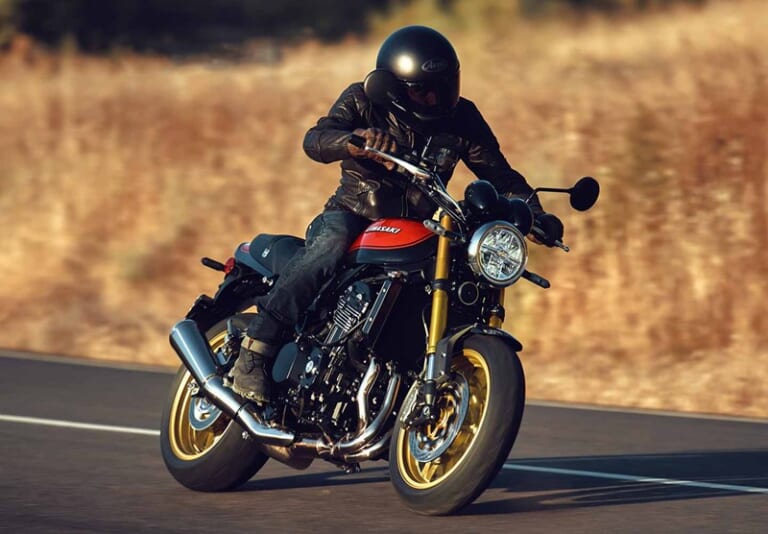 カワサキ｜Z900RS｜重い? 怖い? その不安、最新Z900RSが全て解決! 初心者が初めての大型バイクに選ぶべき理由
