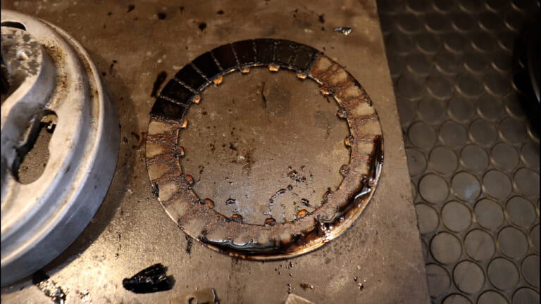 【注意喚起】放置旧車なら絶対交換!  クラッチのフリクションディスクは劣化するとどんでもないことになります｜【注意喚起】放置旧車なら絶対交換!  クラッチのフリクションディスクは劣化するとどんでもないことになります