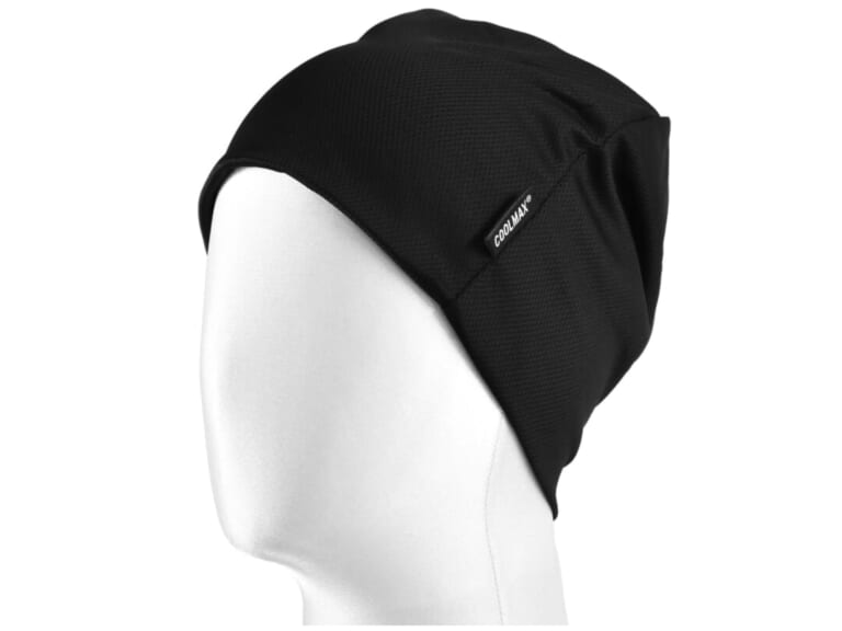 ツーリング後の休憩が快適に。ヘルメットを脱いでもサマになる「クールマックス製キャップ」という選択肢