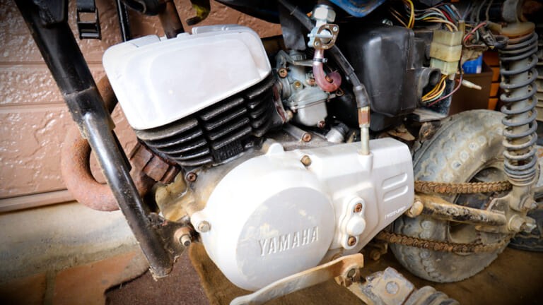 YAMAHA Pocke｜【衝撃の34秒】ボルト4本でピストン到達!? 昭和の「空冷2スト」が最強のメカニック養成教材だった理由