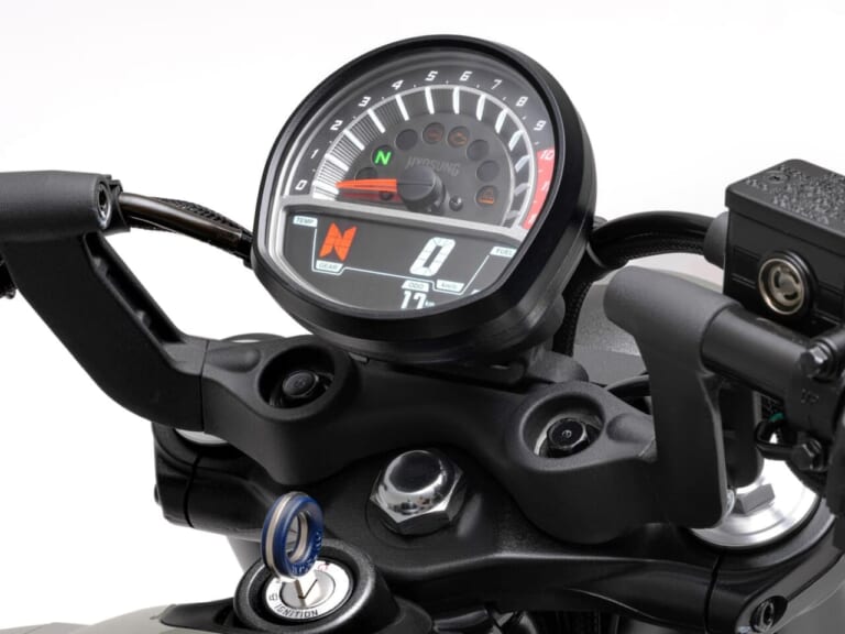 Hyosung GV250X Roadster｜250ccクラスに革命を起こすVツイン×ベルトドライブ。維持費の悩みも吹き飛ぶ新型クルーザー「GV250X」登場