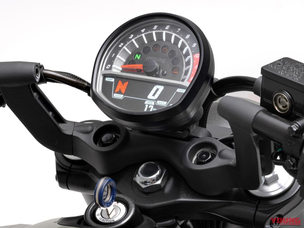 Hyosung GV250X Roadster|250ccクラスに革命を起こすVツイン×ベルトドライブ。維持費の悩みも吹き飛ぶ新型クルーザー「GV250X」登場