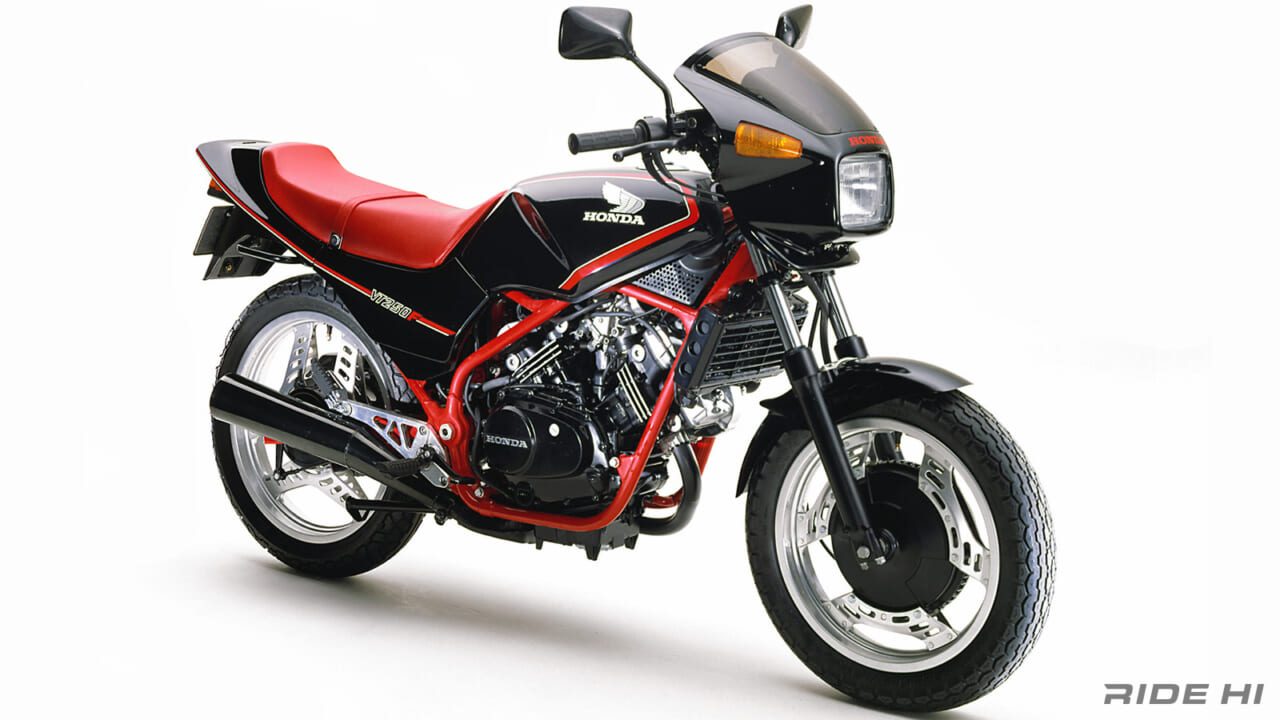 ｜「アイルトン・セナがカタログに登場してた」ホンダ「SPADA」はスチールパイプより3kgも軽い高度なアルミ中空フレームでVT250Fからイメージ刷新！